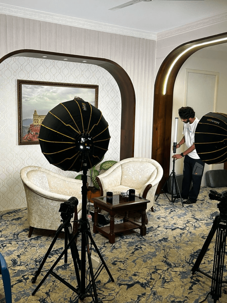 set ambience still
